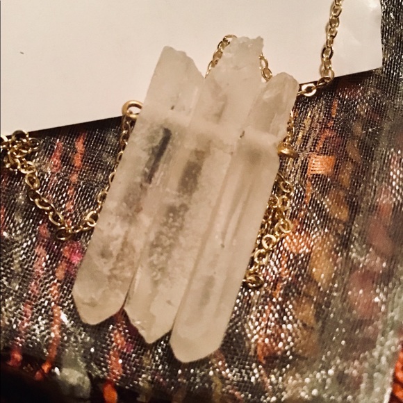 🌟BNWT CLEAR TRIPLE QUARTZ NECKLACE BY JESSE & CO - Picture 2 of 3